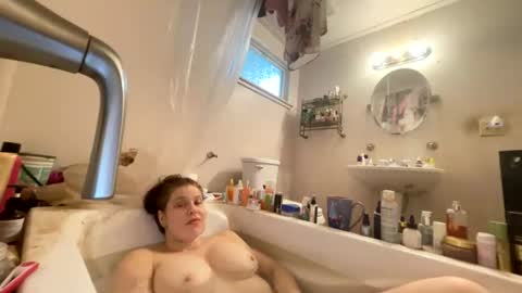 Snapshot of juliettelatte81200 chatting on 06-26-26, 03:49 juliettelatte81200 online show from 06-26-26, 03:49