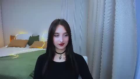 Snapshot of juliettemonli chatting on 06-18-26, 11:25 juliettemonli online show from 06-18-26, 11:25