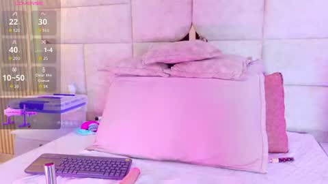 Snapshot of juliia01 chatting on 06-19-26, 02:49 juliia01 online show from 06-19-26, 02:49