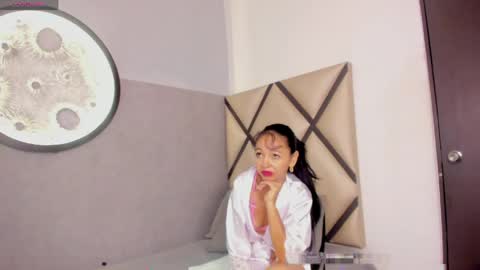 julitraviesa online show from 04-10-26, 12:21