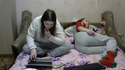 Snapshot of juliya_katie chatting on 01-10-25, 07:00 Juliya Katie online show from 01-10-25, 07:00