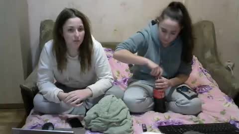 Snapshot of juliya_katie chatting on 01-12-25, 08:03 Juliya Katie online show from 01-12-25, 08:03