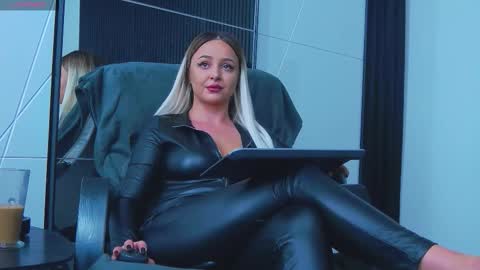 Julia online show from 10-18-25, 09:21