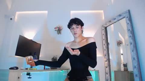 jullian online show from 05-19-26, 01:56