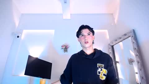 jullian online show from 06-09-26, 07:58