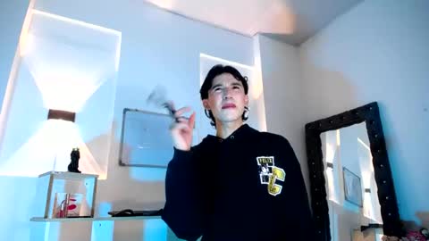 jullian online show from 06-25-26, 07:51