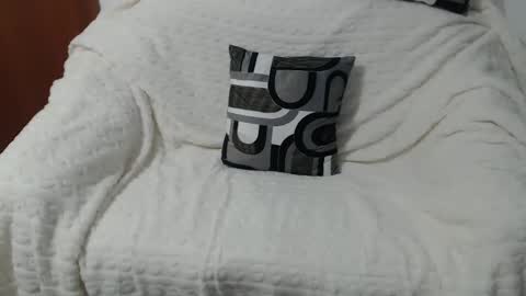 Julie online show from 12-14-25, 07:58