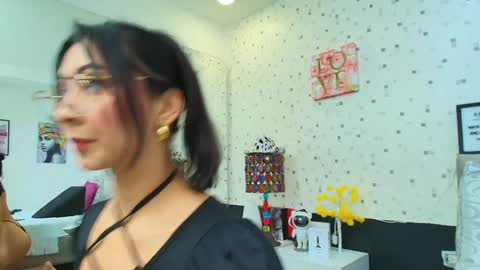 Julieta Reyes   online show from 01-09-25, 02:40