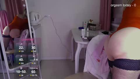 Snapshot of julvilnet chatting on 01-22-25, 05:16 Julia online show from 01-22-25, 05:16