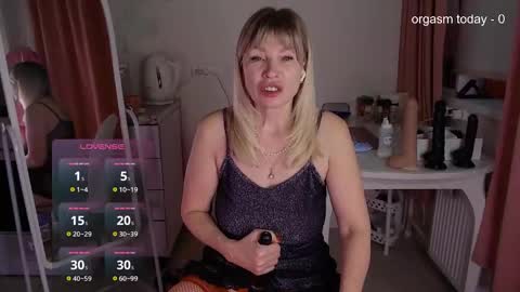 Snapshot of julvilnet chatting on 03-04-25, 05:11 Julia online show from 03-04-25, 05:11