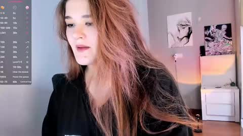 Snapshot of july_slowdive chatting on 12-03-24, 12:06 Julie online show from 12-03-24, 12:06