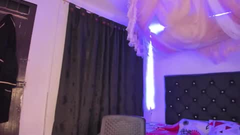 Snapshot of july_smith09 chatting on 11-03-25, 09:27 july online show from 11-03-25, 09:27