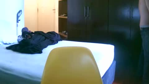 Snapshot of juneandmia chatting on 12-21-25, 04:47 Mia online show from 12-21-25, 04:47