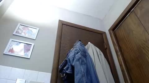 Snapshot of junk_yard_dog chatting on 01-12-25, 04:29 Dave online show from 01-12-25, 04:29