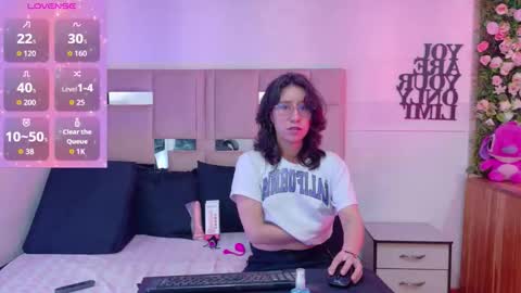 Snapshot of jupiter_saturno chatting on 09-23-25, 06:44 Jupiter y Saturno online show from 09-23-25, 06:44