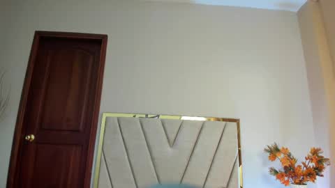 Jupiter Fox online show from 04-22-26, 12:46