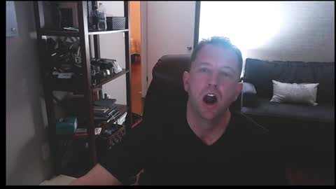 Snapshot of jusbeaz8722 chatting on 12-23-24, 11:04 JustnSide Unexxst online show from 12-23-24, 11:04