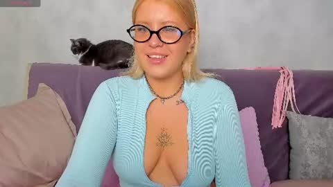 Alex Alexandra online show from 07-12-26, 12:23