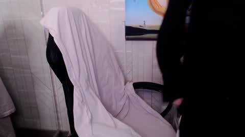 Snapshot of just_gay_ chatting on 02-06-25, 01:43 just_gay_ online show from 02-06-25, 01:43