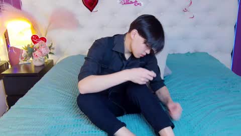 Snapshot of just_gay_ chatting on 02-19-25, 01:28 just_gay_ online show from 02-19-25, 01:28