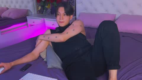 Snapshot of just_gay_ chatting on 03-09-25, 01:35 just_gay_ online show from 03-09-25, 01:35
