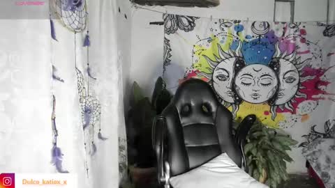 Snapshot of just_katiex chatting on 02-20-25, 10:05 Sofia online show from 02-20-25, 10:05