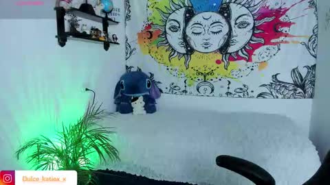 Sofia online show from 11-14-25, 12:20