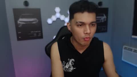 Snapshot of justagamerxxx chatting on 09-23-25, 03:37 Rhys online show from 09-23-25, 03:37