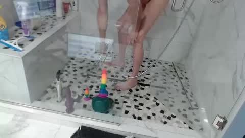 Tohiptwoquit online show from 10-27-25, 02:48