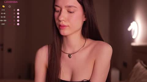 Snapshot of justbarbie_new_ chatting on 09-25-25, 07:39 Katarina online show from 09-25-25, 07:39