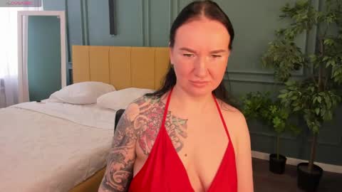 Miss Grace online show from 04-15-26, 01:07