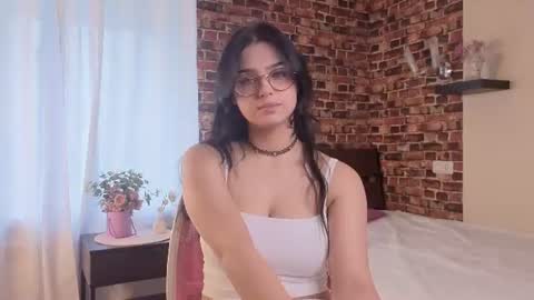 Snapshot of justholly chatting on 08-09-26, 02:02 Holly online show from 08-09-26, 02:02