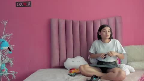 Snapshot of justin_jazmin chatting on 01-24-25, 07:18 JUSTIN Y JAZMIN online show from 01-24-25, 07:18