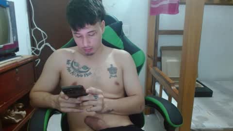 justin_taylor02 online show from 10-11-25, 01:53