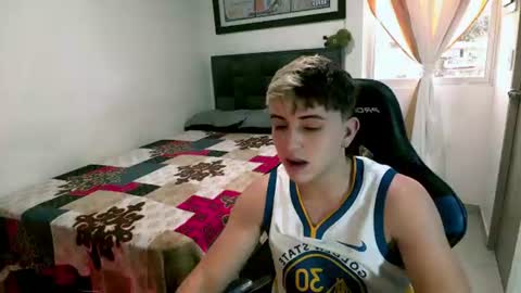 Snapshot of justin_trevor chatting on 06-19-26, 10:13 Justin trevor online show from 06-19-26, 10:13