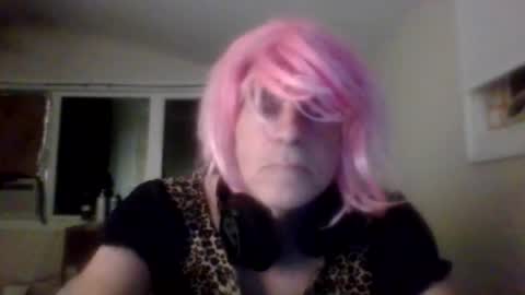 Snapshot of justinefox chatting on 09-28-25, 01:11 justinefox online show from 09-28-25, 01:11