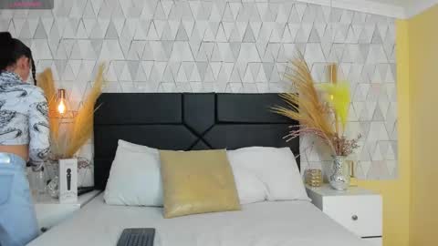 Justine online show from 03-14-26, 04:18