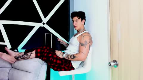 justinfuller_31 online show from 10-12-25, 09:25