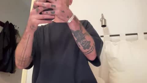 justmeandyou00 online show from 11-07-25, 09:53