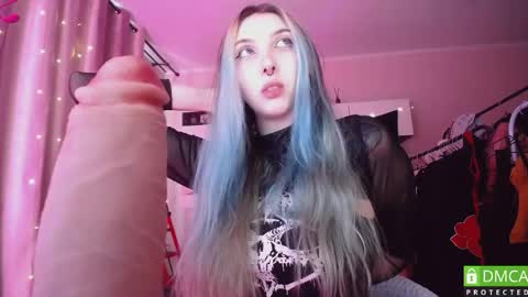 Snapshot of justmeowgirl chatting on 05-13-26, 06:22 justmeowgirl online show from 05-13-26, 06:22