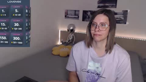 Julie online show from 01-25-25, 05:18