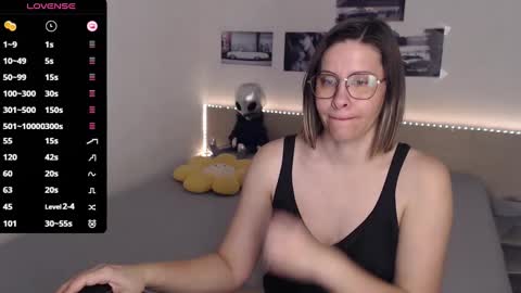 Julie online show from 02-25-25, 05:08