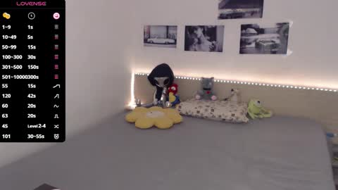 Julie online show from 09-18-25, 03:52