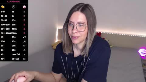 Snapshot of justmexy7 chatting on 05-21-26, 04:19 Julie online show from 05-21-26, 04:19