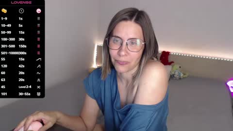 Julie online show from 07-10-26, 04:20