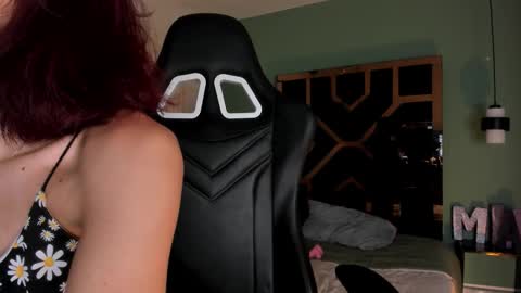 Mia online show from 03-03-26, 03:34