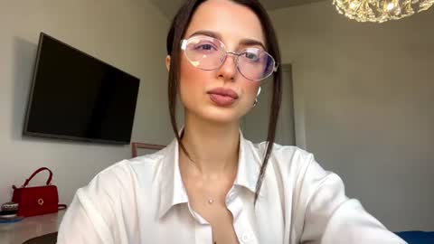 justoliviamoon online show from 07-25-26, 12:36