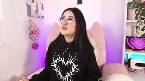 Emy online show from 05-04-26, 11:12