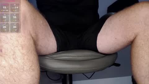 Snapshot of justuraveragedaddy chatting on 10-06-25, 03:31 justuraveragebater online show from 10-06-25, 03:31