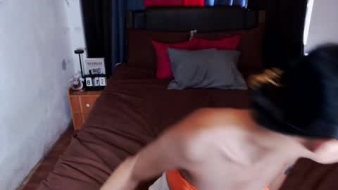 Akii online show from 04-18-26, 02:37